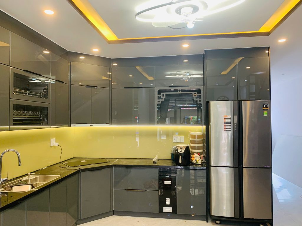 tủ bếp kính
